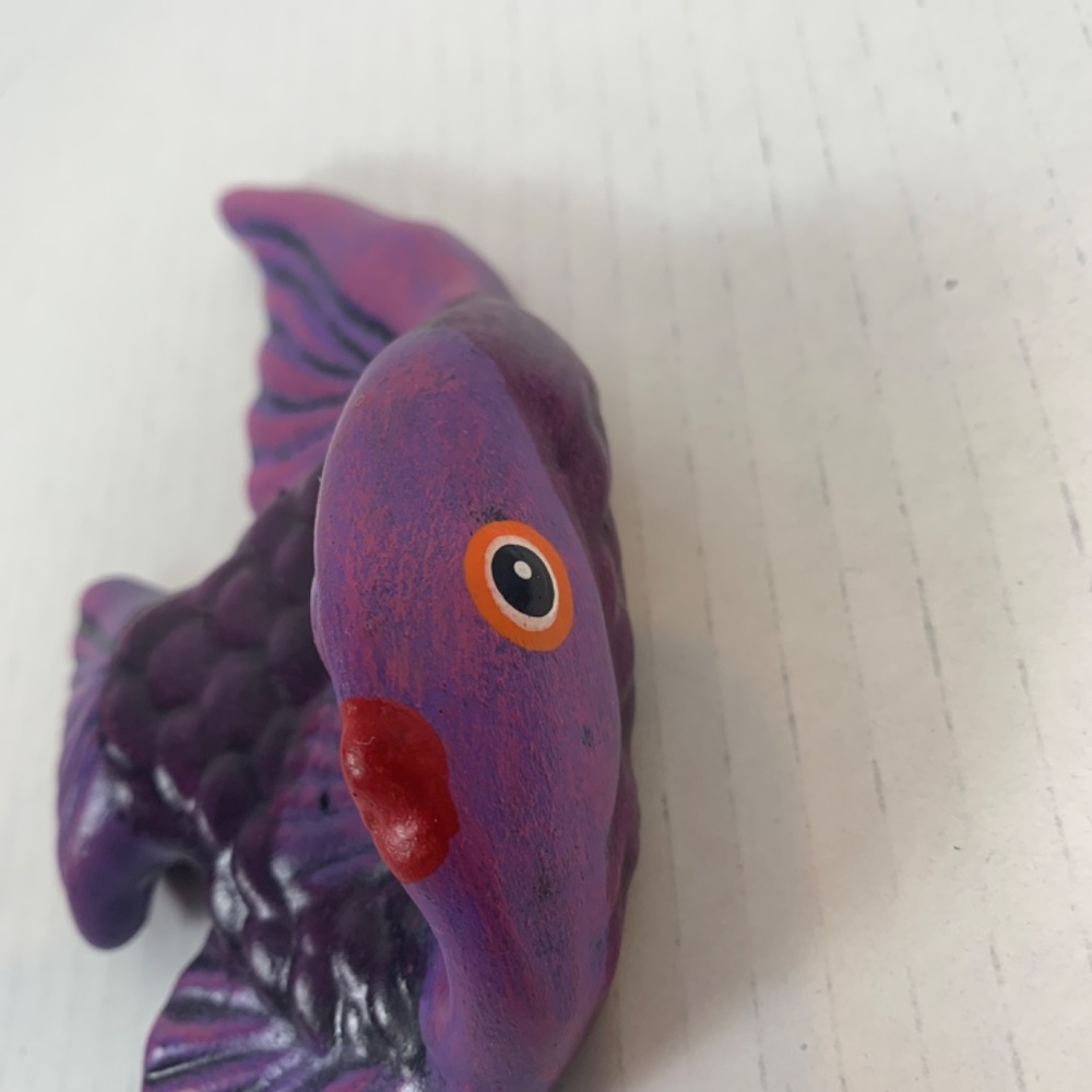 Vintage MCM Ceramic Purple Angel Fish Bath Wall Pocket Kitsch Small 4" X 5.5" - Picture 7 of 12